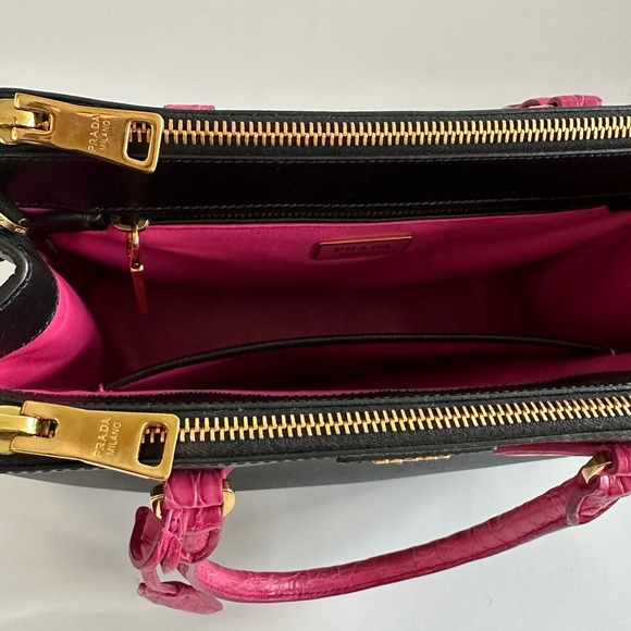 AUTH PRADA Vitello Black & Pink Saffiano Leather Crocodile Double Zip Small Tote - Picture 7 of 15